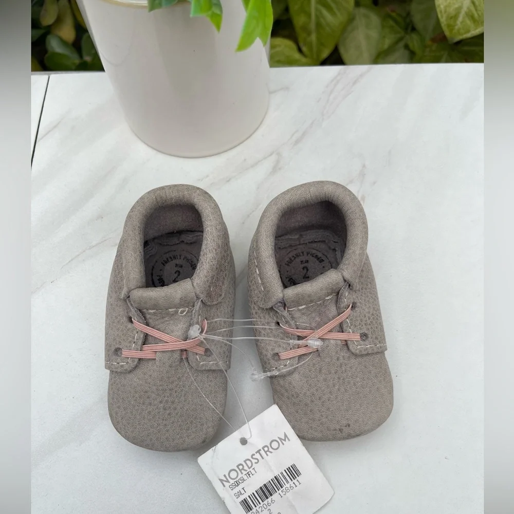 Freshly Picked leather soft sole Oxfords  Baby size 2